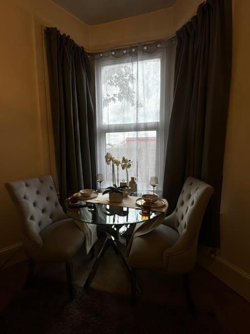 Appartement Entire 1Bed Stratford Westfield à Londres Extérieur photo